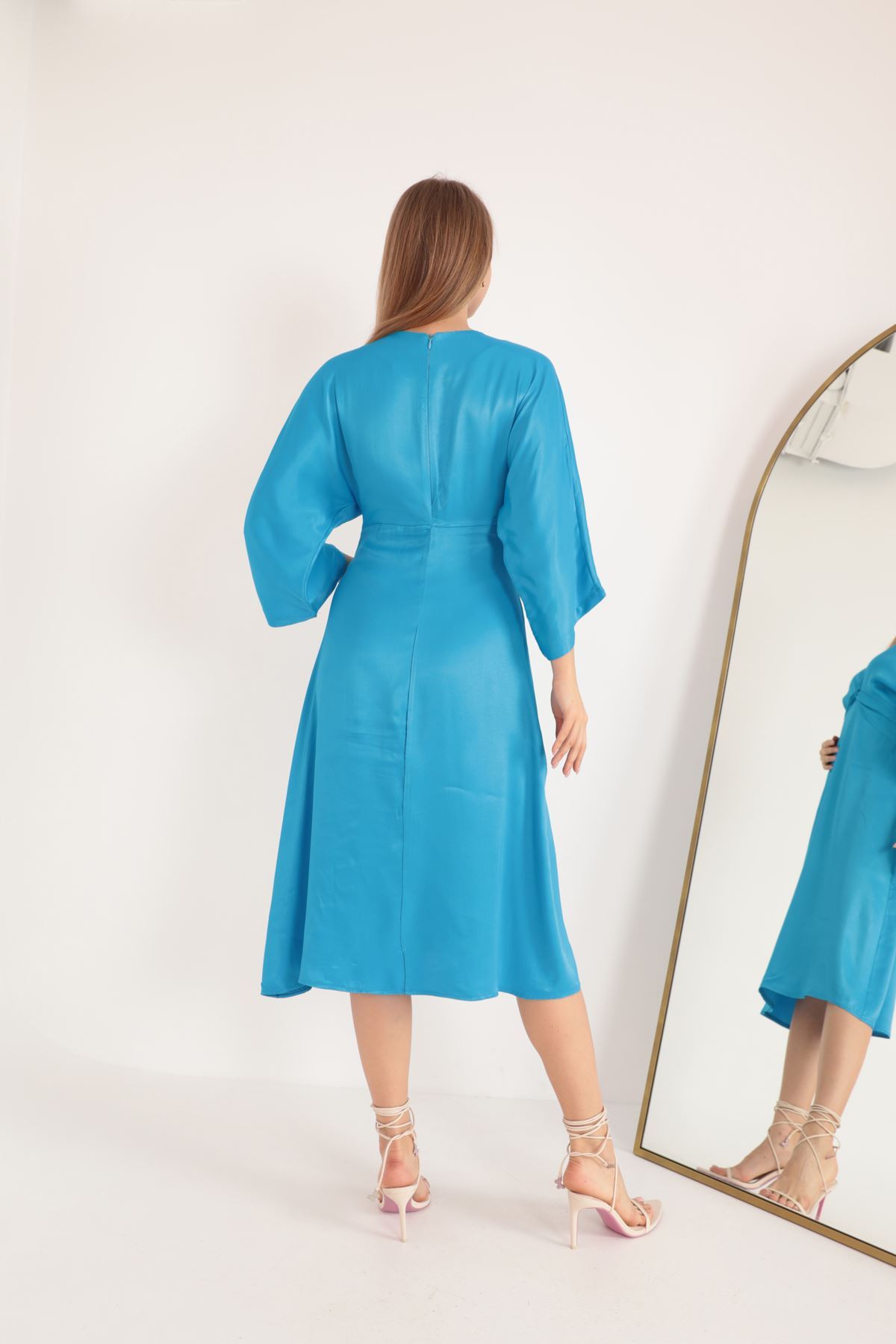 Saten Kumaş Önü Burgulu Kadın Elbise-Mavi