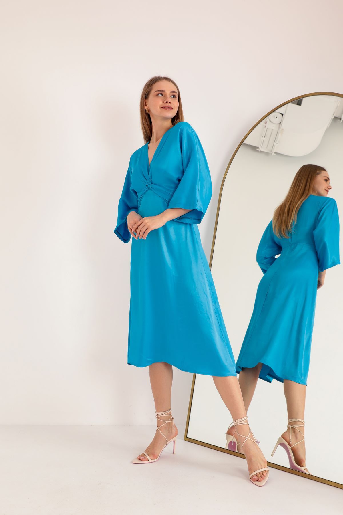 Saten Kumaş Önü Burgulu Kadın Elbise-Mavi