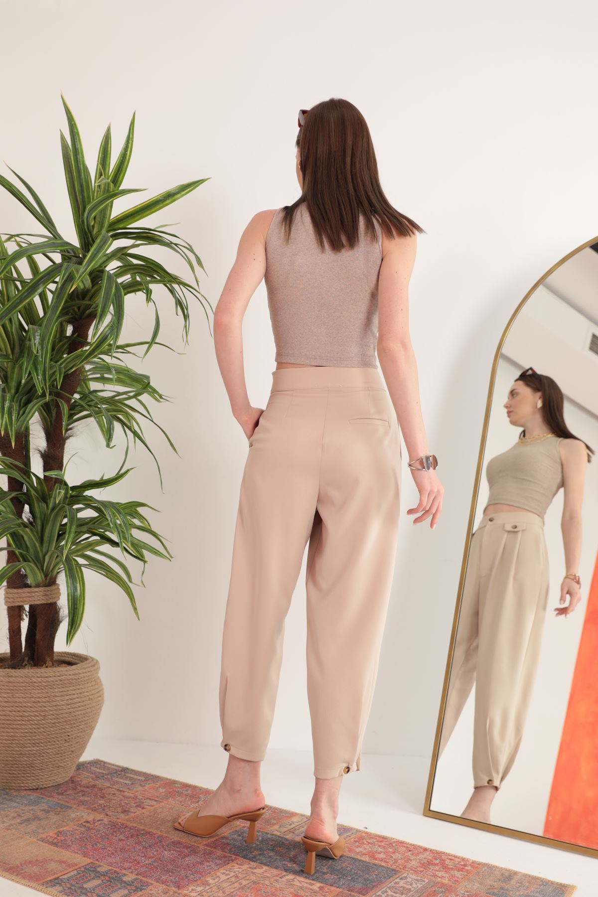 Atlas Kumaş Pileli Şalvar Kadın Pantolon-Bej
