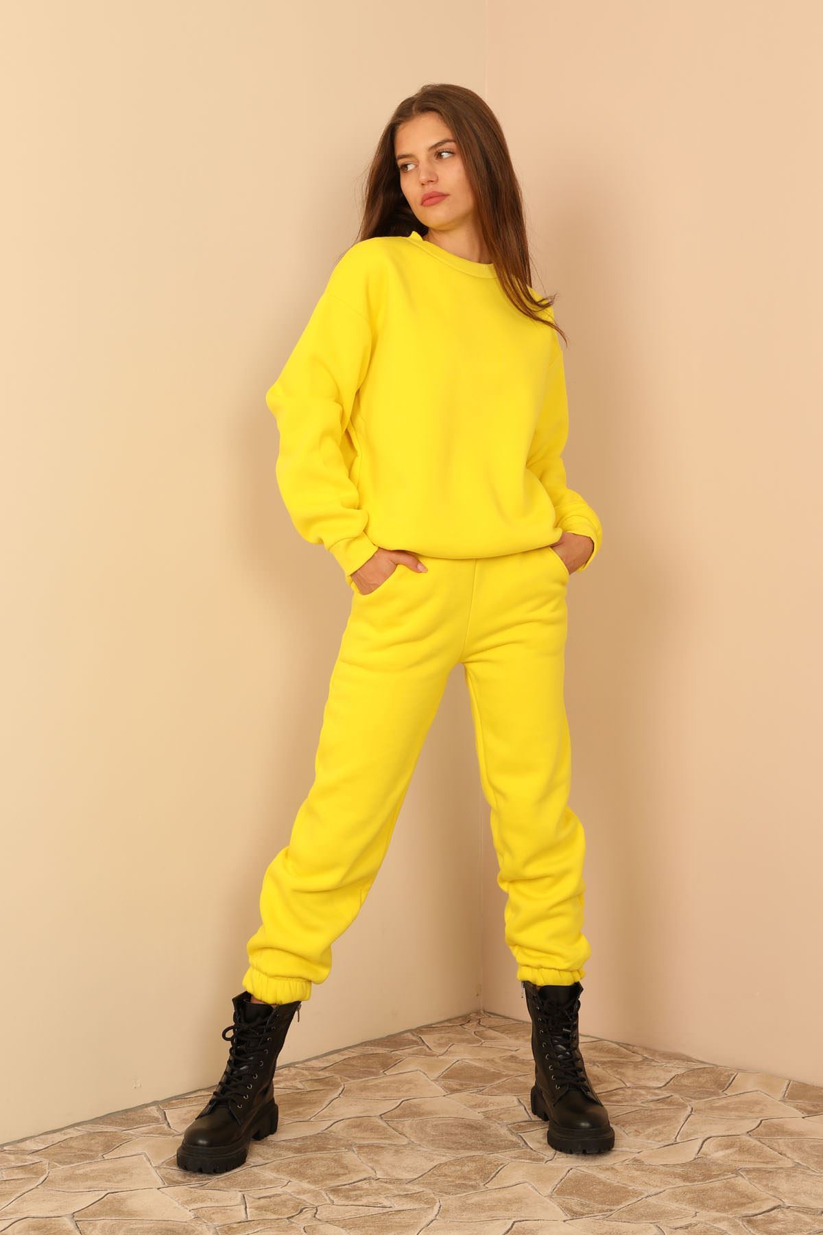 3 İplik Kumaş Uzun Boy Rahat Kalıp Paçası Lastikli Kadın Pantolon-Sarı
