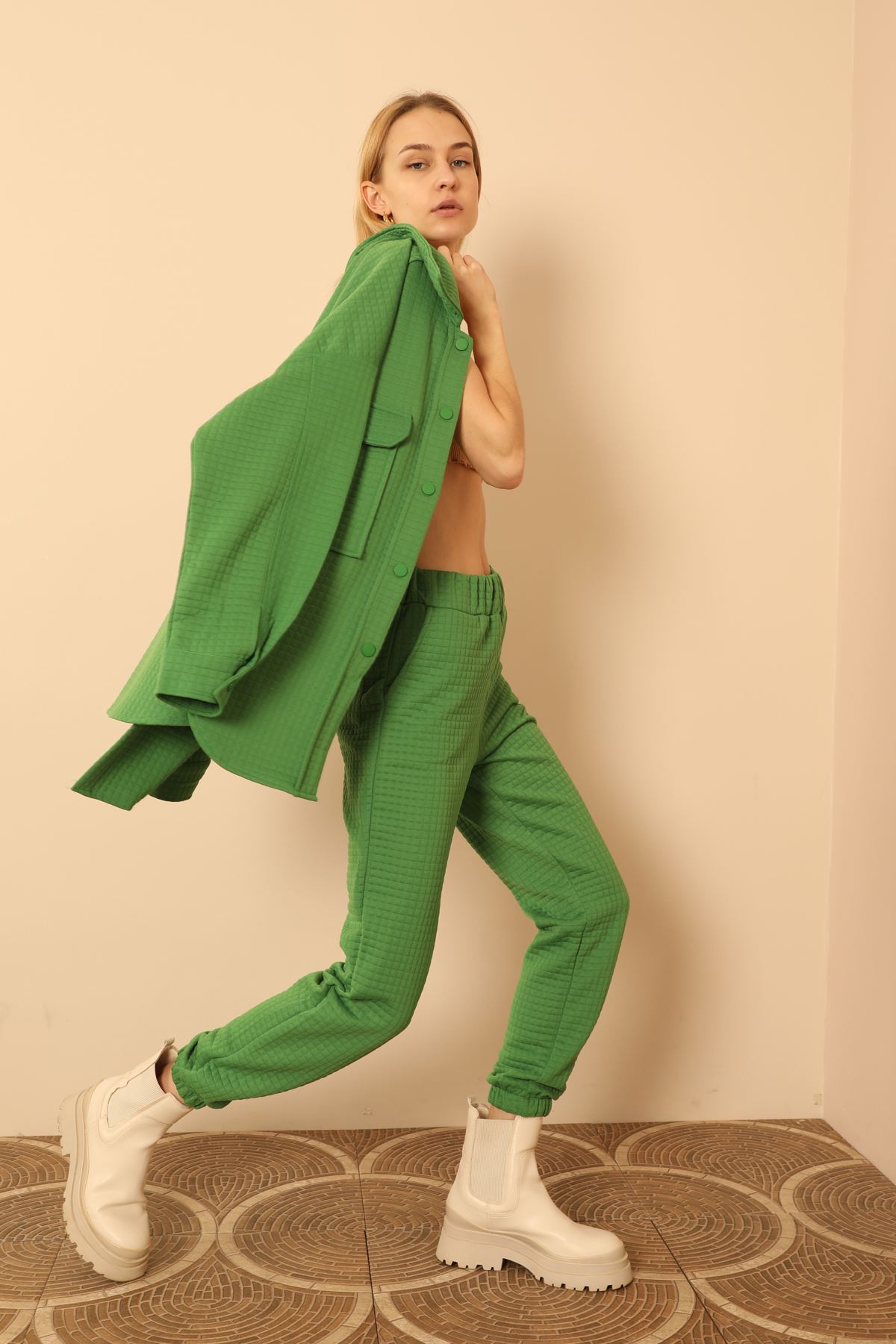Kapitone Kumaş Çıtçıt Detaylı Kadın Gömlek-Yeşil