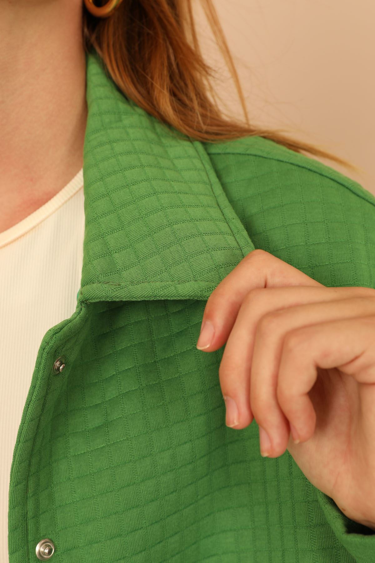 Kapitone Kumaş Gömlek Yaka Oversize/Salaş Çıtçıt Detaylı Kadın Ceket-Yeşil
