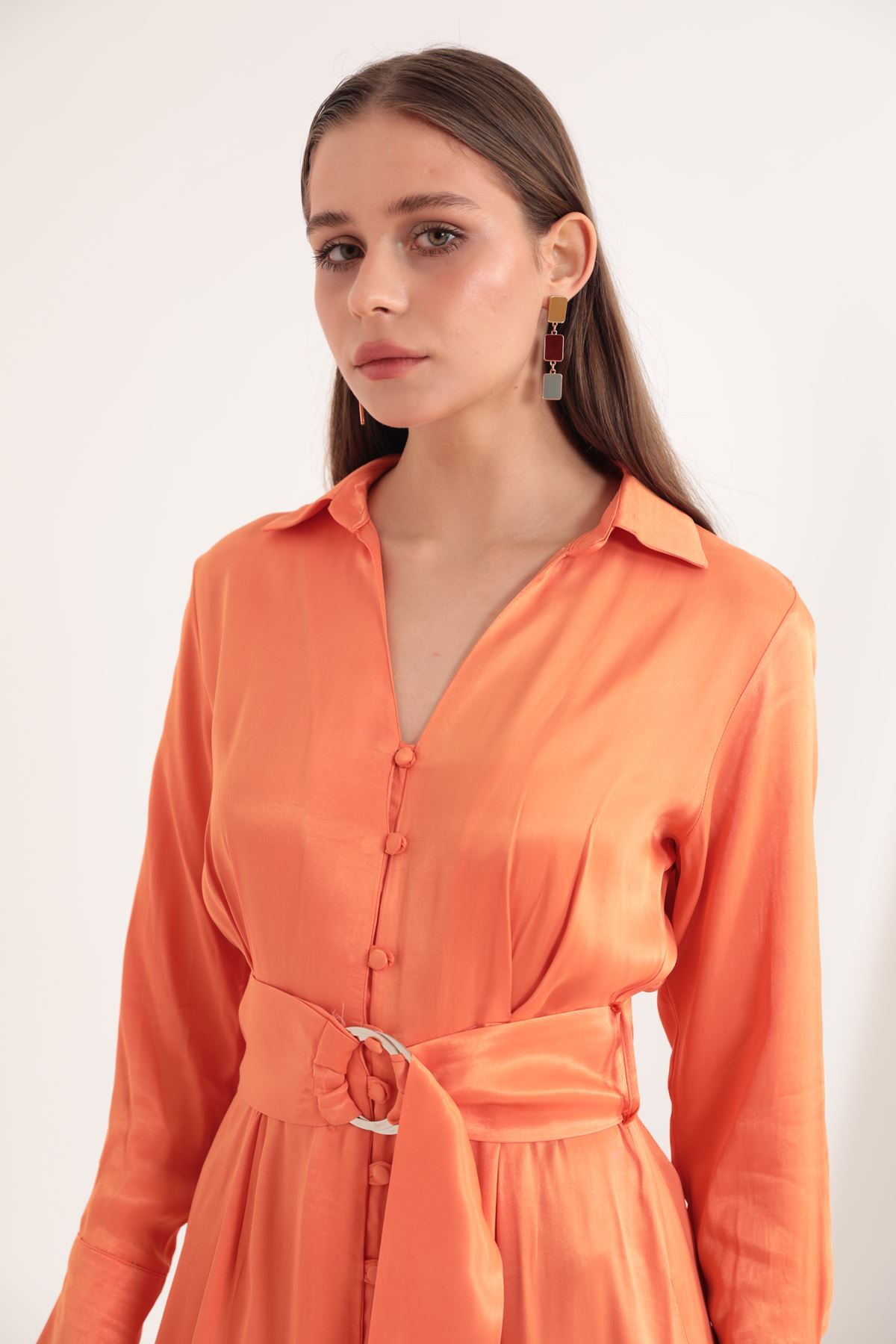 Saten Kumaş Düğme Detay Geniş Manşet Midi Kadın Elbise-Oranj