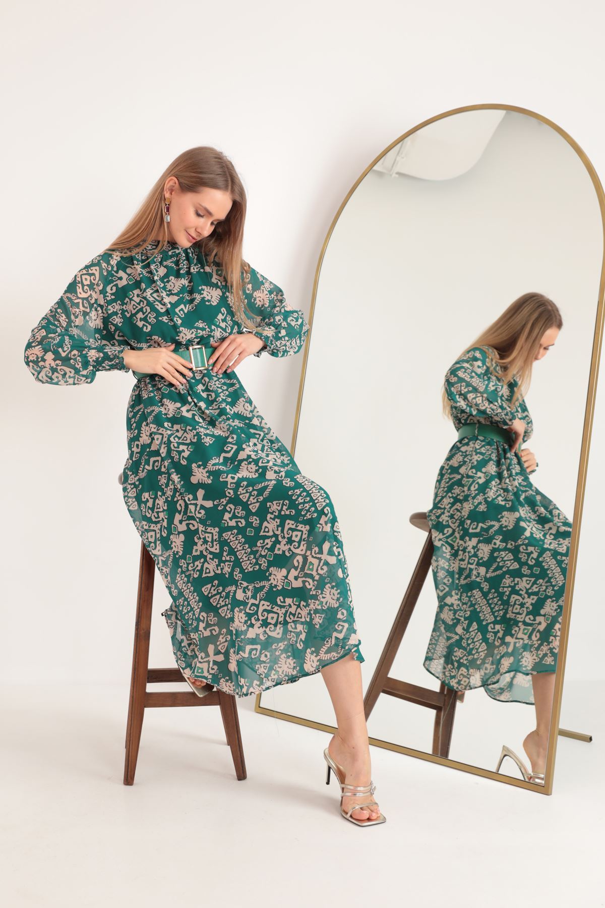 Şifon Kumaş Etnik Kilim Desen Kemerli Gipe Detaylı Kadın Elbise-Yeşil