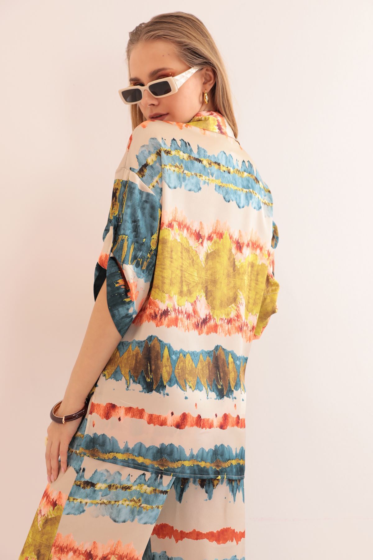 Saten Kumaş Batik Desen Truvakar Kol Kadın Gömlek-YAĞ YEŞİLİ