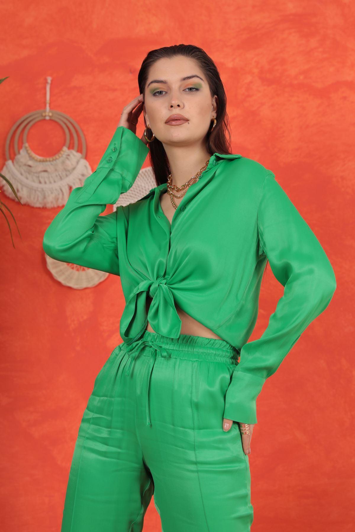 Saten Kumaş Basic Kadın Gömlek-Yeşil