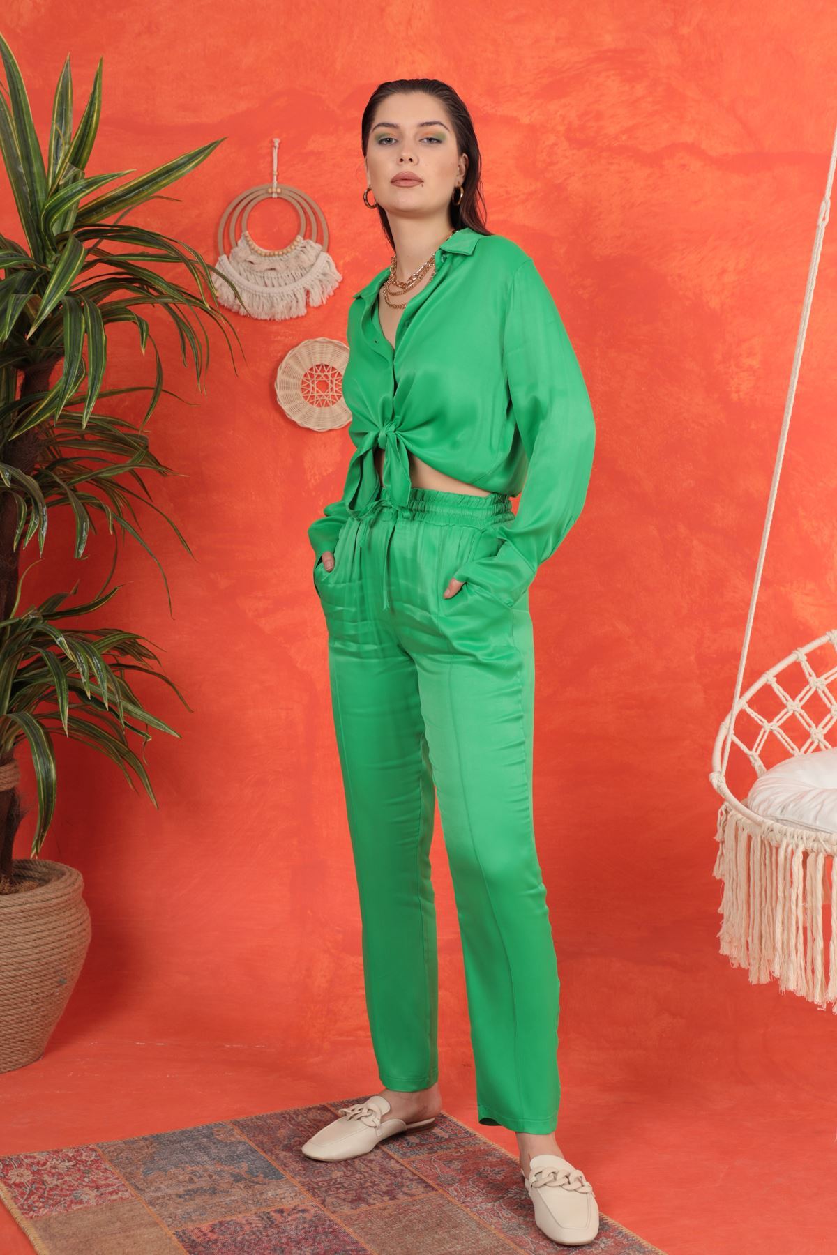 Saten Kumaş Beli Lastikli Kadın Pantolon-Yeşil