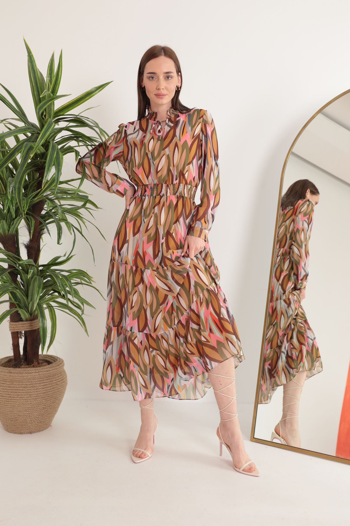 Şifon Kumaş Renkli Yaprak Desen Gipeli Kadın Elbise-Taba