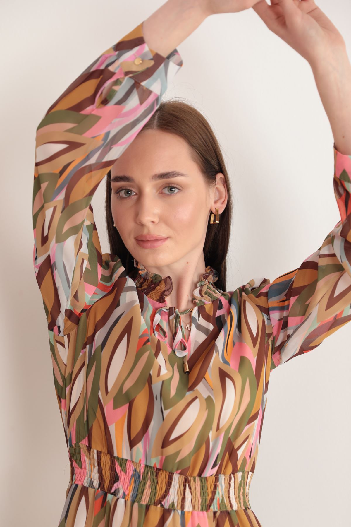 Şifon Kumaş Renkli Yaprak Desen Gipeli Kadın Elbise-Taba