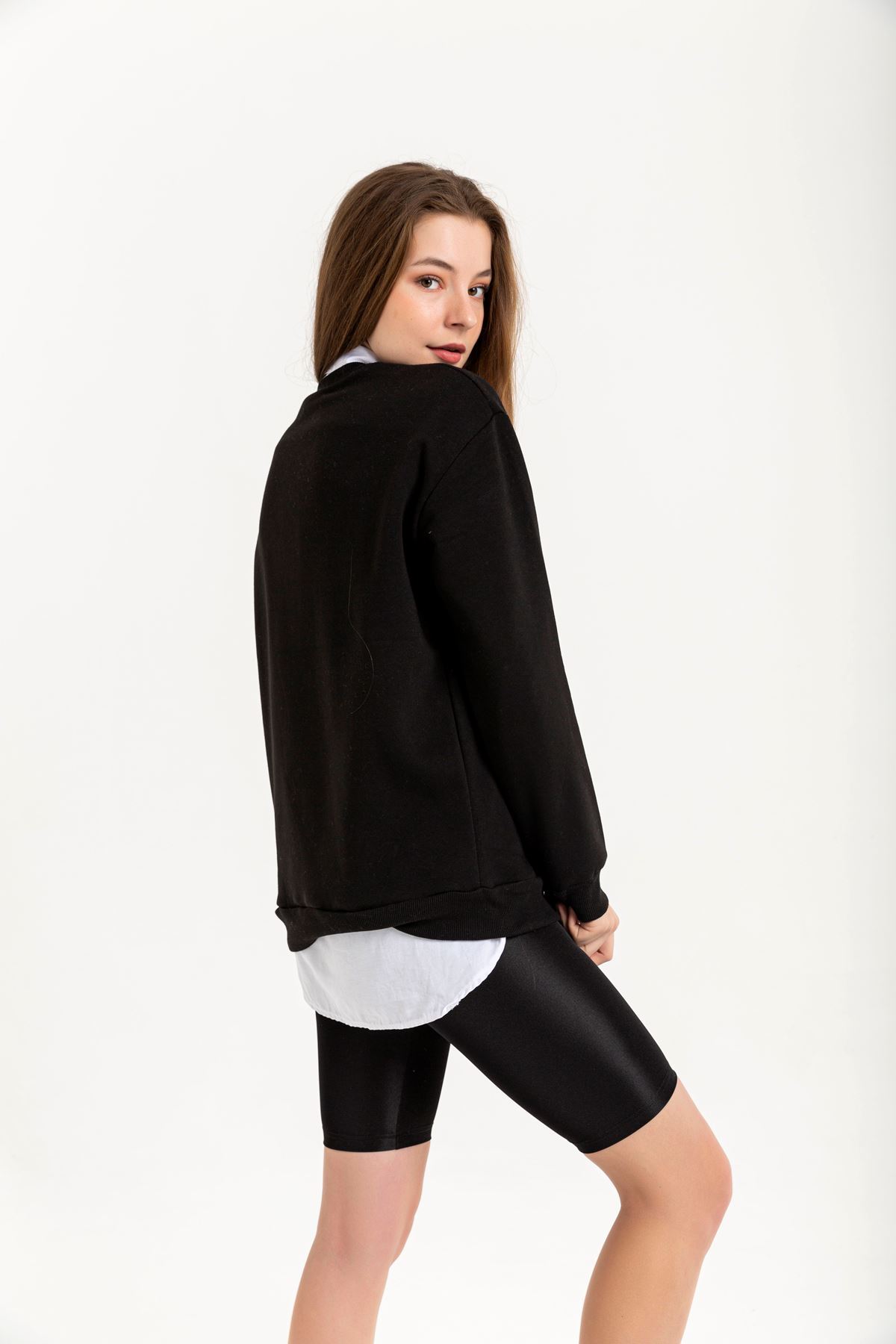 Şardonlu 3 İplik Kumaş Uzun Kol Basen Boy Yazılı Kadın Sweatshirt-Siyah