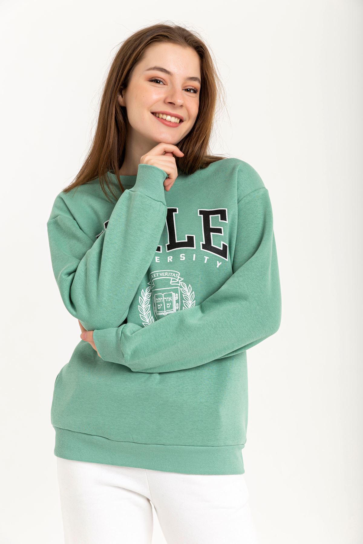 Şardonlu 3 İplik Kumaş Uzun Kol Basen Boy Yazılı Kadın Sweatshirt-Mint