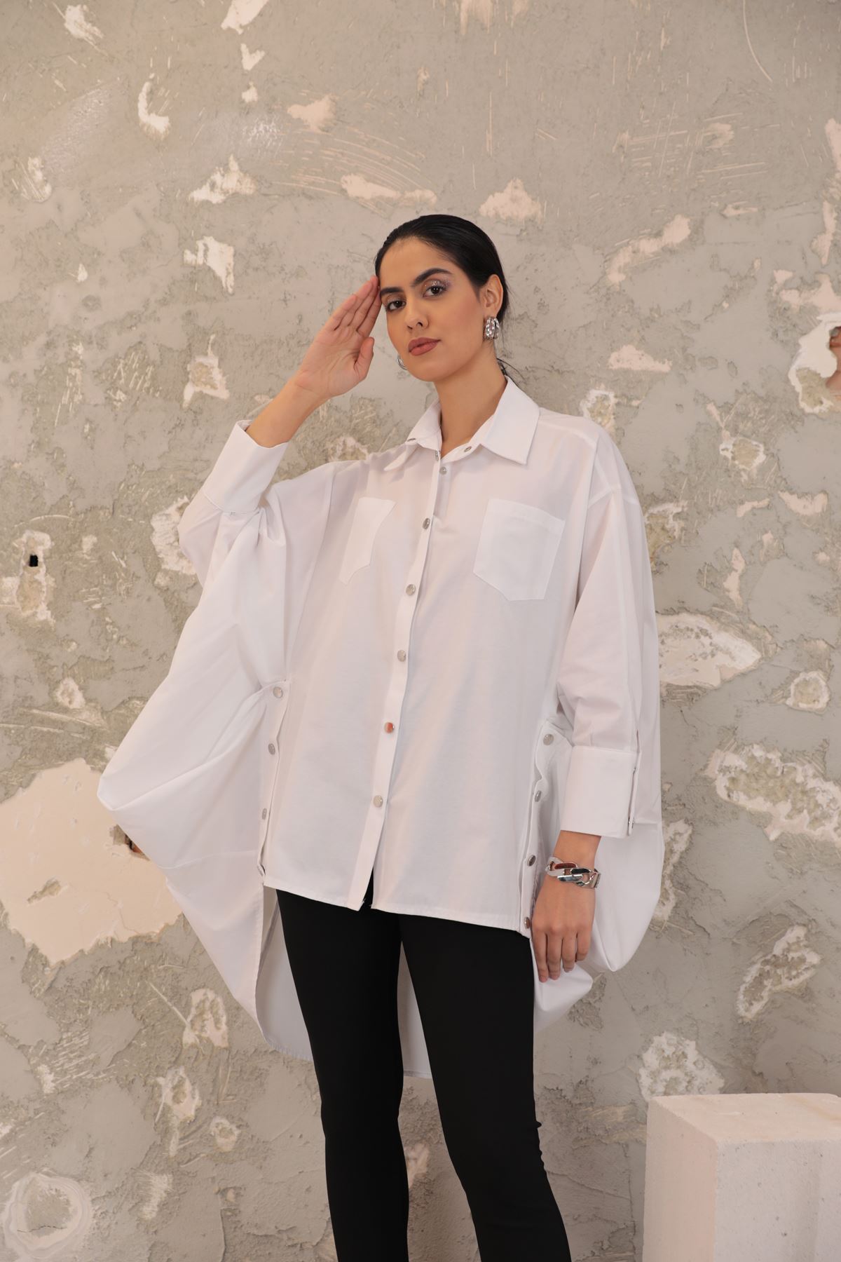 Soft Kumaş Tasarım Kadın Gömlek-Beyaz